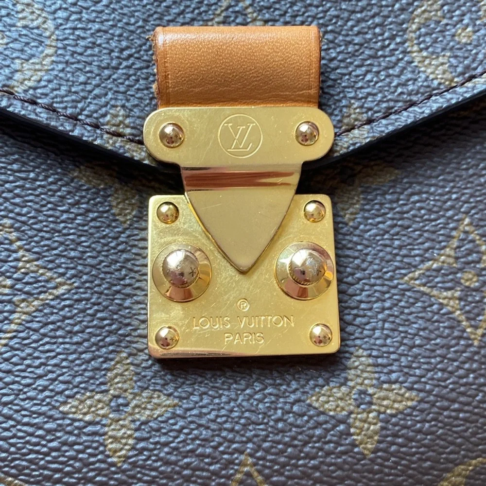 Louis Vuitton Pochette Métis Authentic